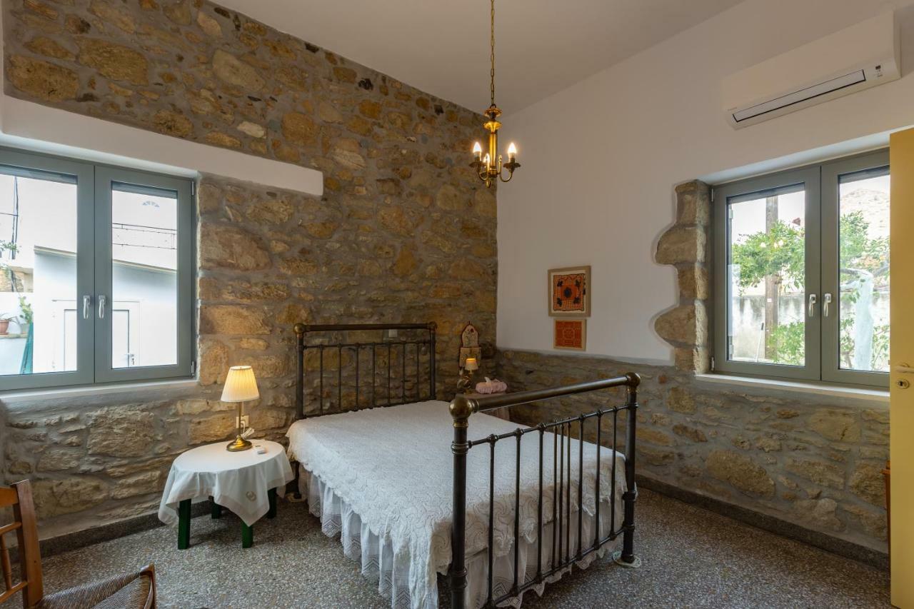 Вілла Iliopetra House Sivas Екстер'єр фото
